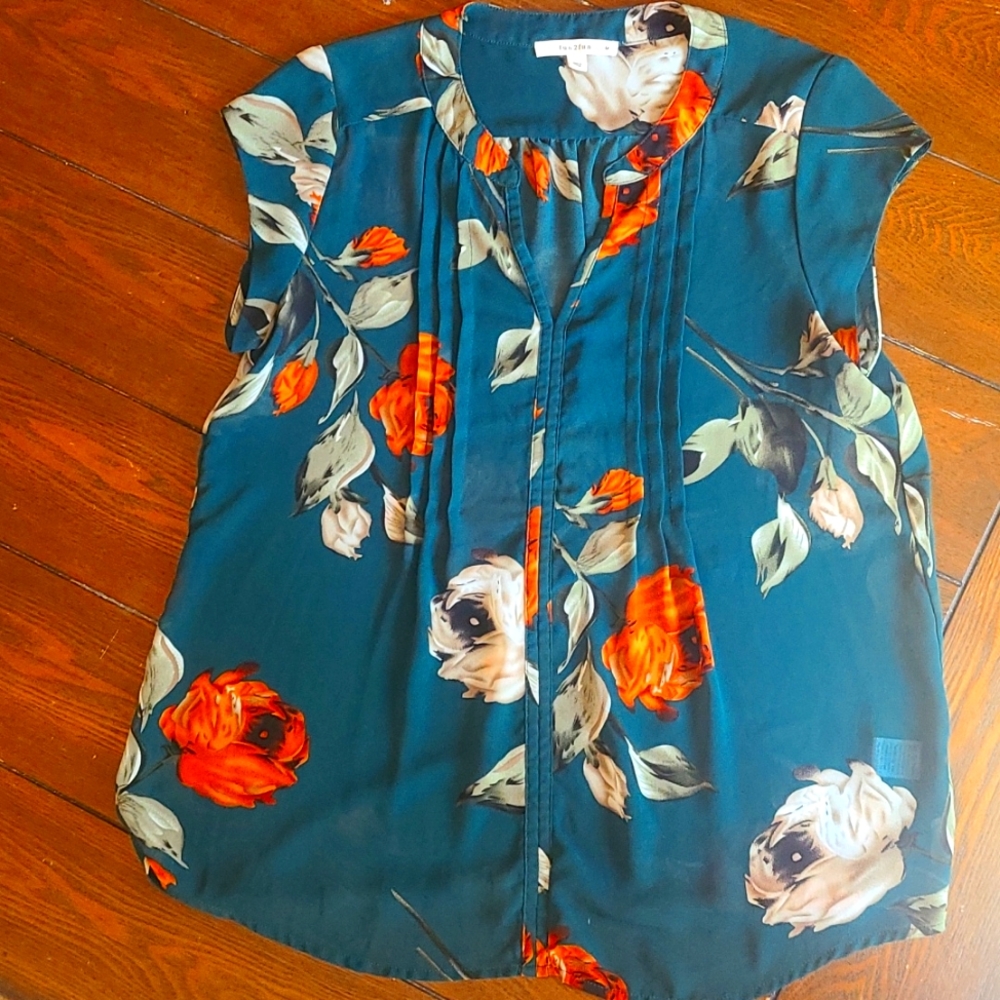 Fun 2 fun green floral top
